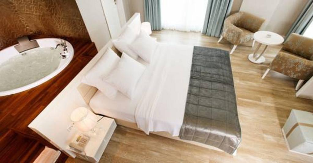 Kalyon Cesme Hotel ภายนอก รูปภาพ